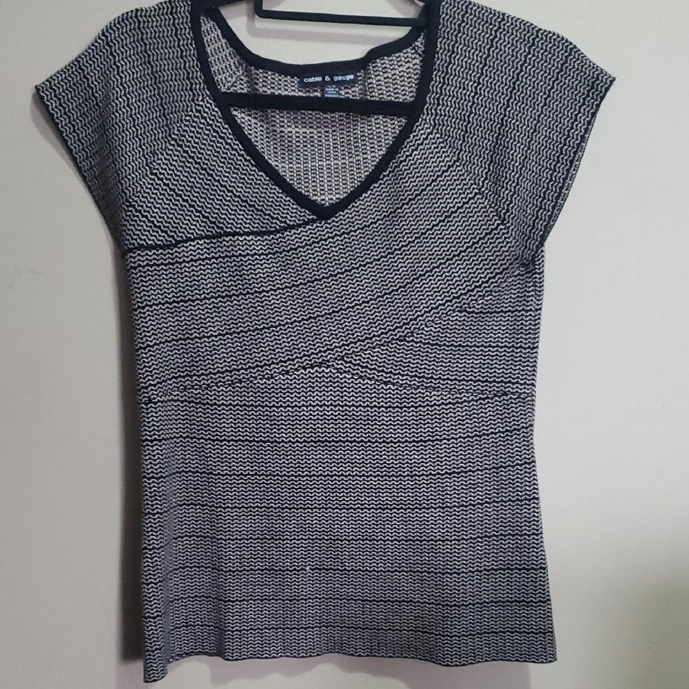 Cable & Gauge Chic Black and White Women’s Top Size Large